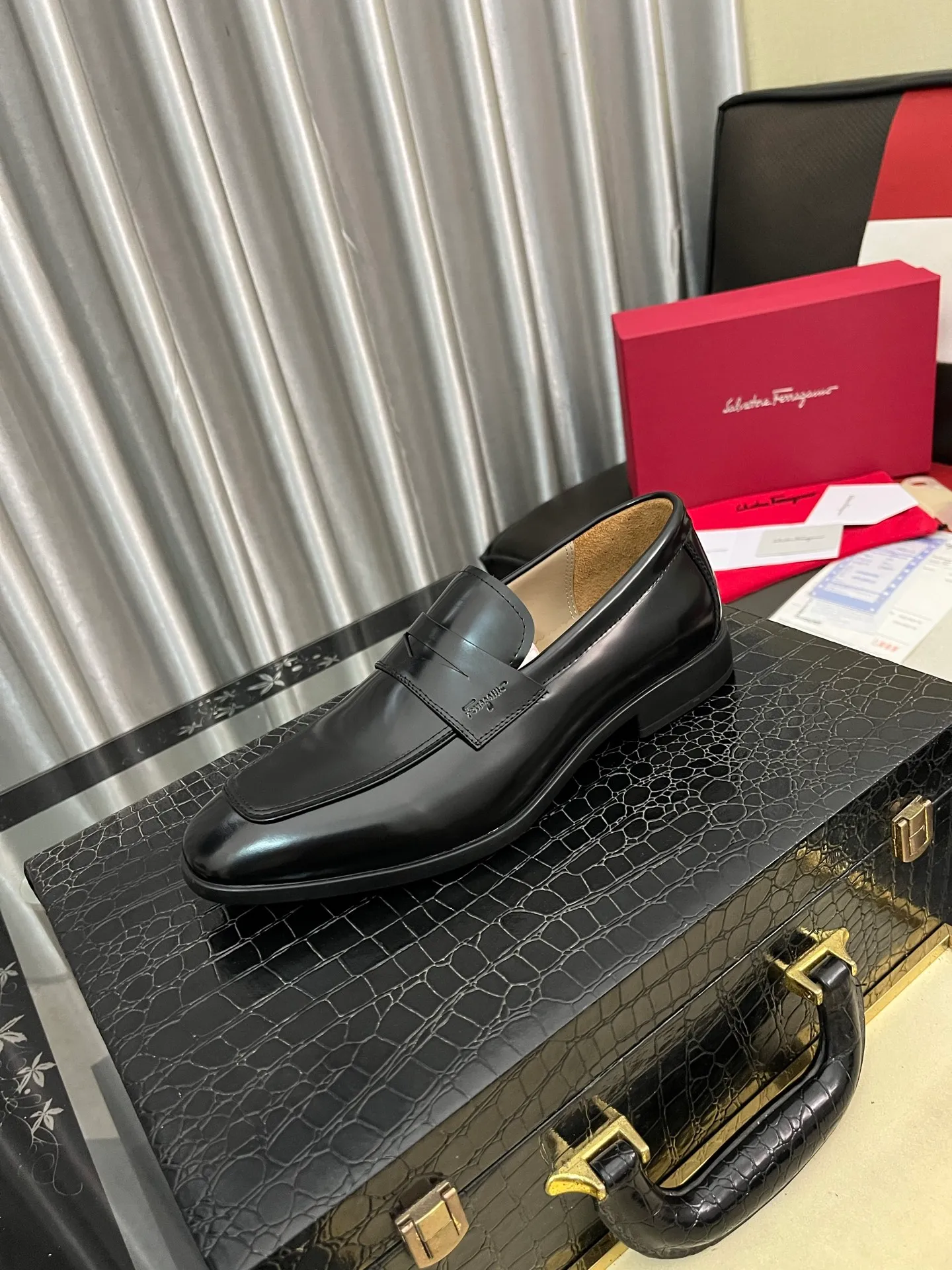 Men's shoes 💰600⌚️⌚️[Salvatore Ferragamo] Ferragamo business leather shoes, 1:1 top purchasing quality, imported selected original calfskin for the uppers, imported original soft water-dyed cowhide for the inner feet, imported original customized Italian handmade lightweight foam outsole, size: 39-44 5️⃣ options available